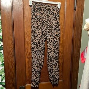 Oalka Leopard Print Cuffed Bottom Pockets Women’s Small Leggings